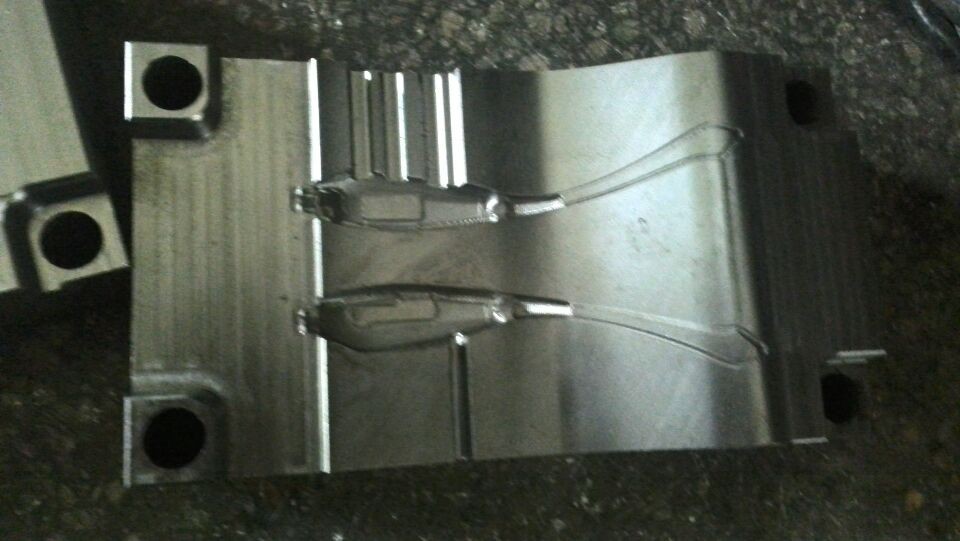 新モデル用金型1