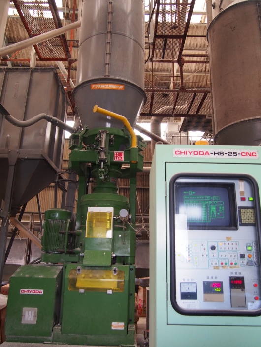 精米機と制御装置