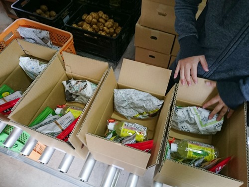 特典ギフト詰め込み中②